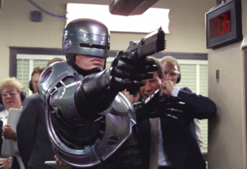 ROBOCOP | Diretor Neill Blomkamp confirma que o filme trará a armadura original