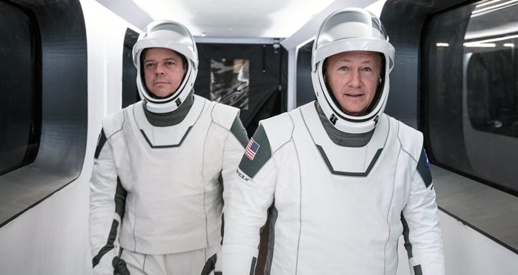 Trajes espaciais da SPACE X foram projetados pelo designer da Marvel e da DC