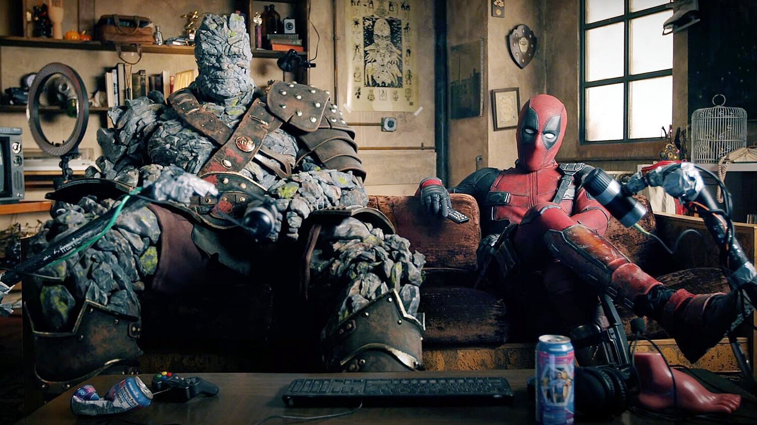 Deadpool e Korg se juntam para vídeo de reação sobre o filme Free Guy com Ryan Reynolds e Taika Waititi