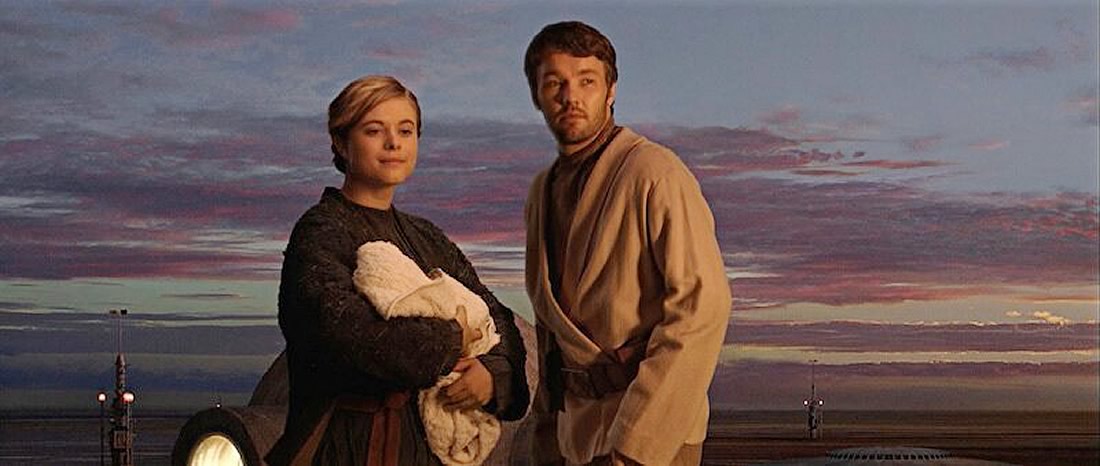 Tio Owen e Tia Beru Lars em Tatooine, cena vista em Star Wars Episódio III A Vingança dos Sith