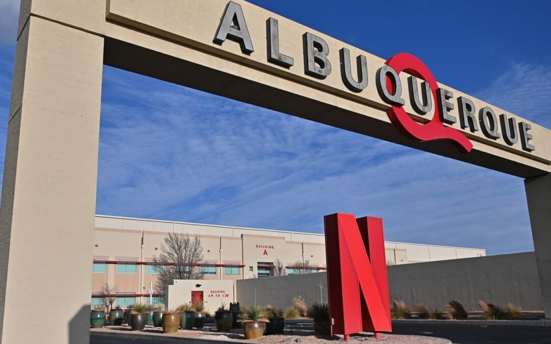 Stranger Things 4 | Incêndio em estúdios da Netflix em Albuquerque, Novo México, onde é filmado a série