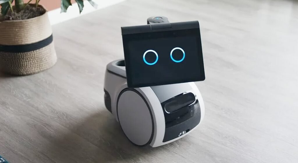 Amazon apresenta Astro, um robô interativo com "rosto" e mobilidade pela casa integrado ao Alexa
