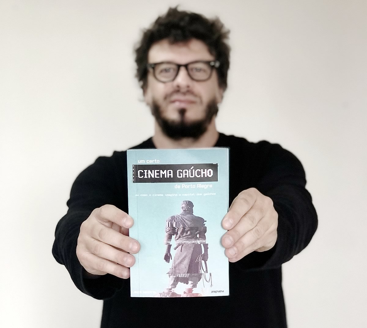 Um certo cinema gaúcho de Porto Alegre | Boca Migotto lança livro sobre cinema gaúcho durante o 50º Festival de Gramado
