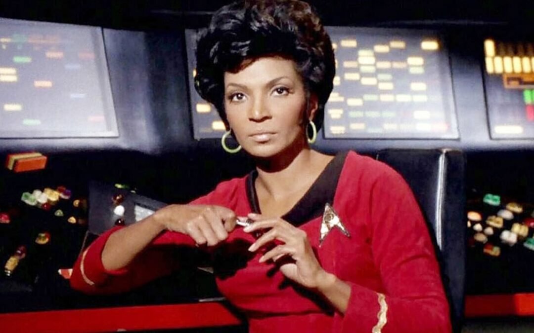 STAR TREK Série Clássica | Nichelle Nichols, a Nyota Uhura da tripulação da Enterprise, faleceu aos 89 anos
