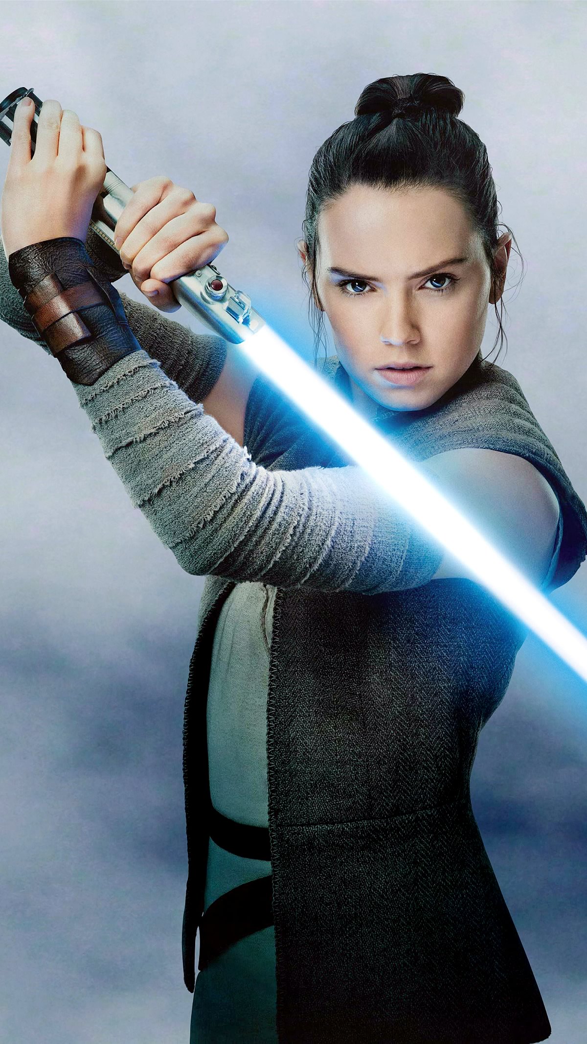 Daisy Ridley confirmada para retomar como Rey Skywalker em um novo filme da franquia STAR WARS