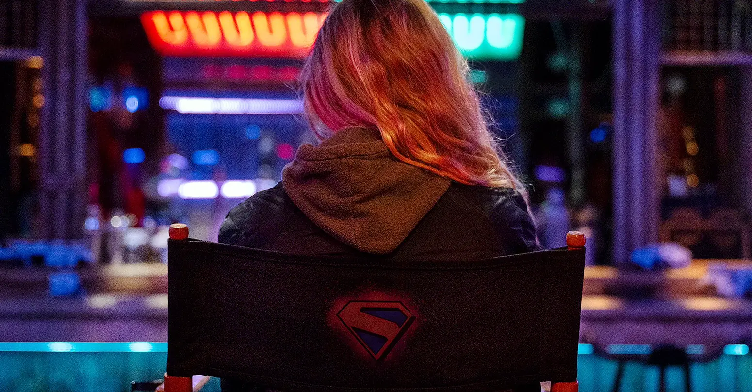 Supergirl: Woman of Tomorrow | James Gunn iniciou filmagens e compartilhou foto de Milly Alcock no set