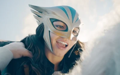 Isabela Merced chama Superman de Homem-Aranha em cena de erros de gravação de bastidores