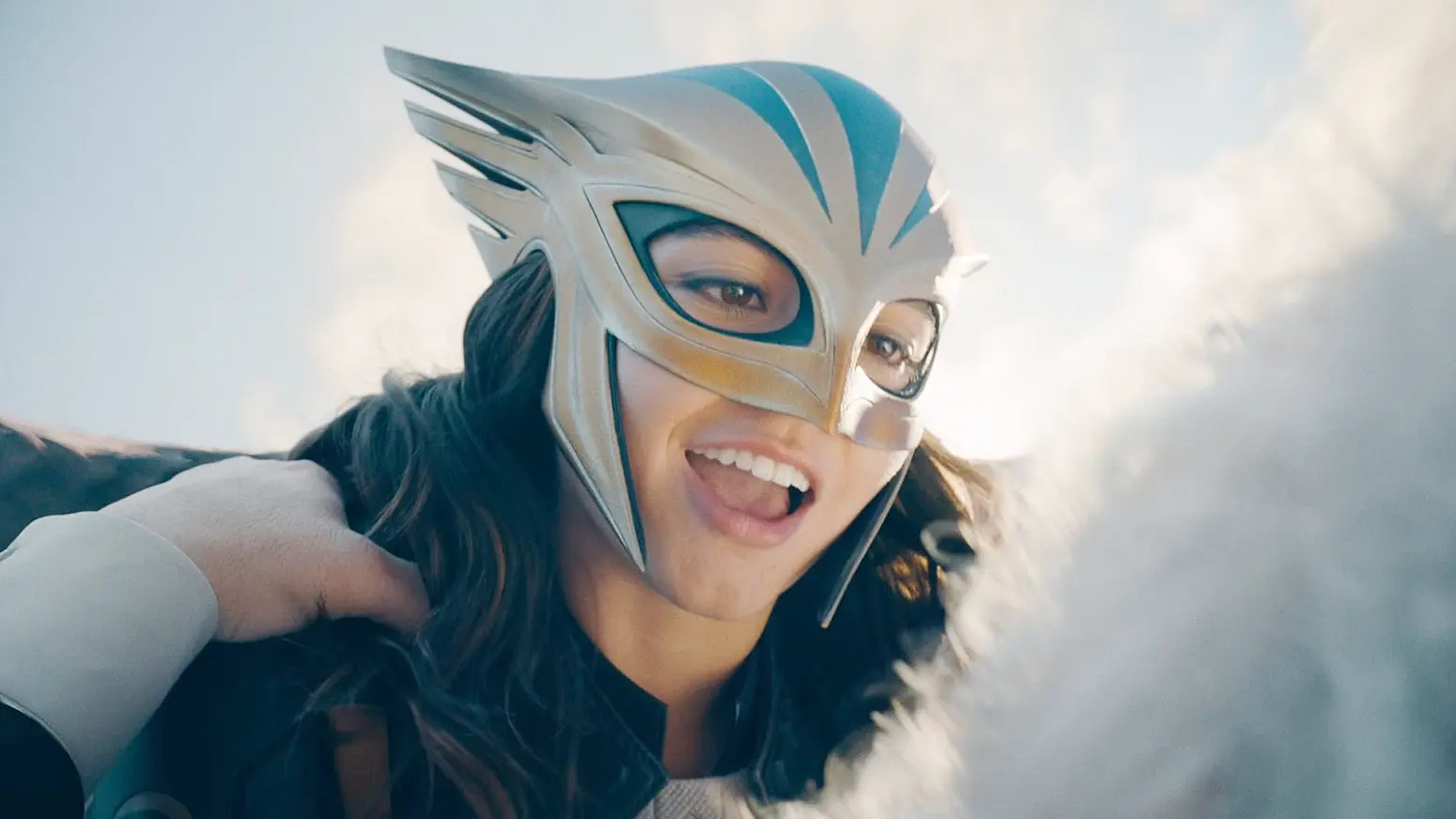 Isabela Merced chama Superman de Homem-Aranha em cena de erros de gravação de bastidores Isabela Merced chama Superman de Homem-Aranha em cena de erros de gravação de bastidores