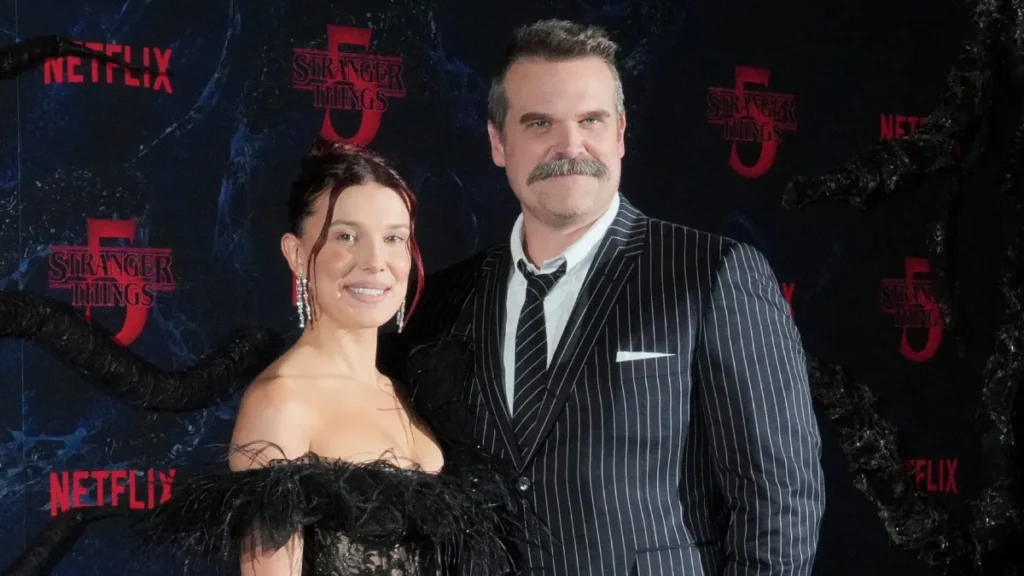 Millie Bobby Brown e David Harbour em série na Netflix, com produção pela A24 e Jack Thorne