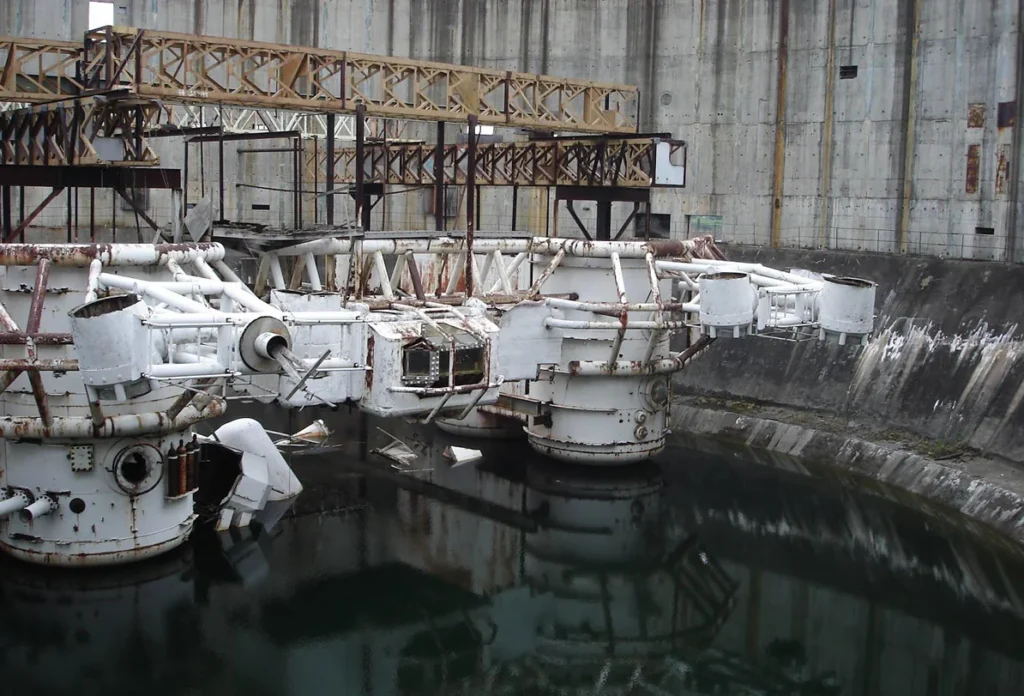 O Segredo do Abismo - Making Of - Uma usina nuclear abandonada virou um estúdio de cinema