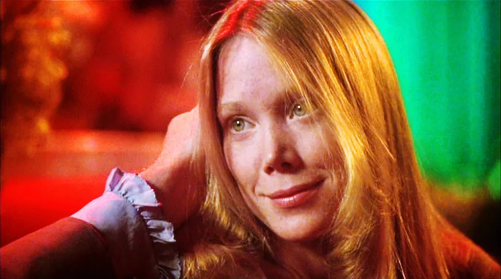 Sissy Spacek como Carrie White, filme de terror Carrie, a Estranha (1976), dirigido por Brian De Palma 