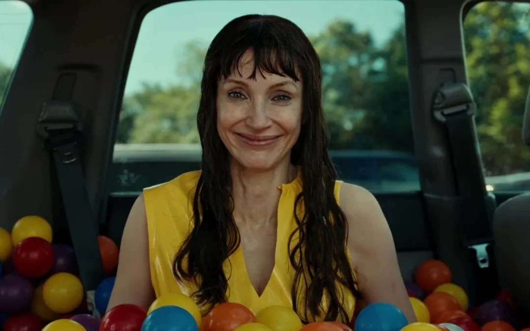 Outra Mamãe: Novo trailer revela a assustadora sósia de Jessica Chastain