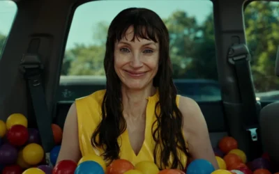 Outra Mamãe: Novo trailer revela a assustadora sósia de Jessica Chastain